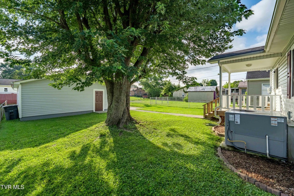 Photo #40: 1524 Redwood Drive