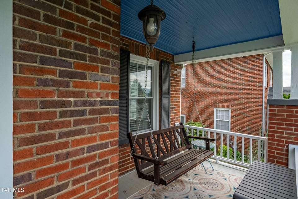 Photo #25: 922 Hillcrest Drive