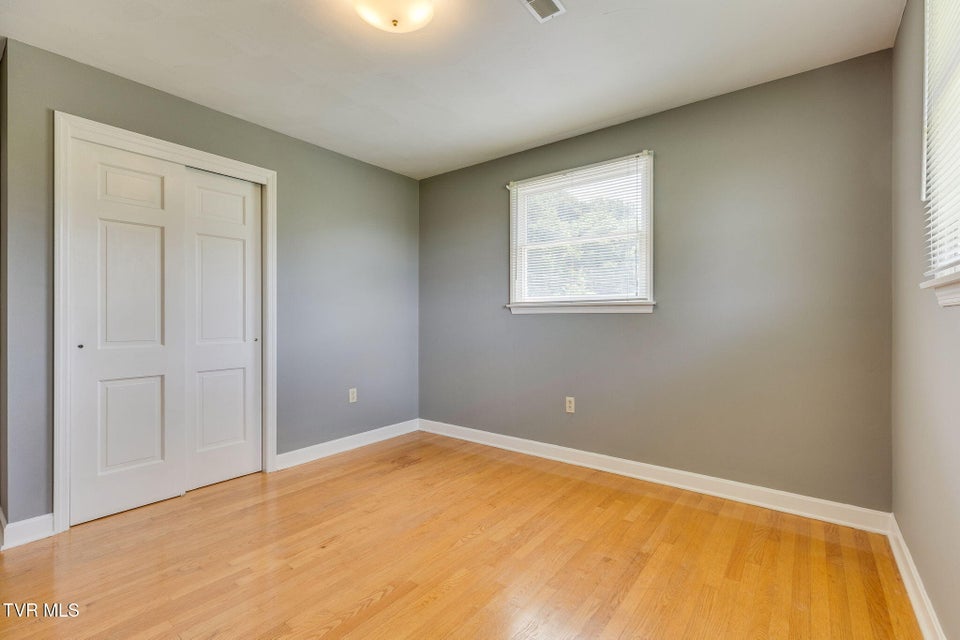 Photo #26: 708 Hill Road