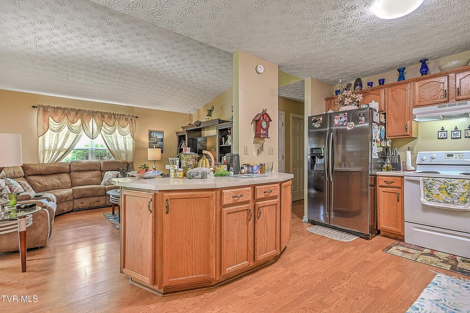 Photo #8: 929 Cornerstone Court