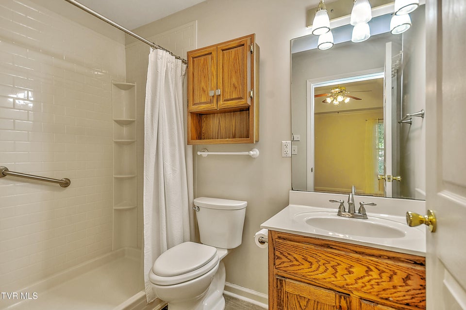 Photo #19: 2425 Lakeview Drive