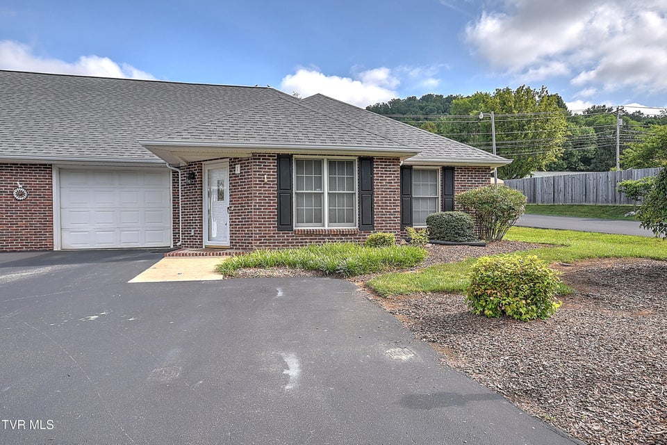 Photo #35: 2425 Lakeview Drive