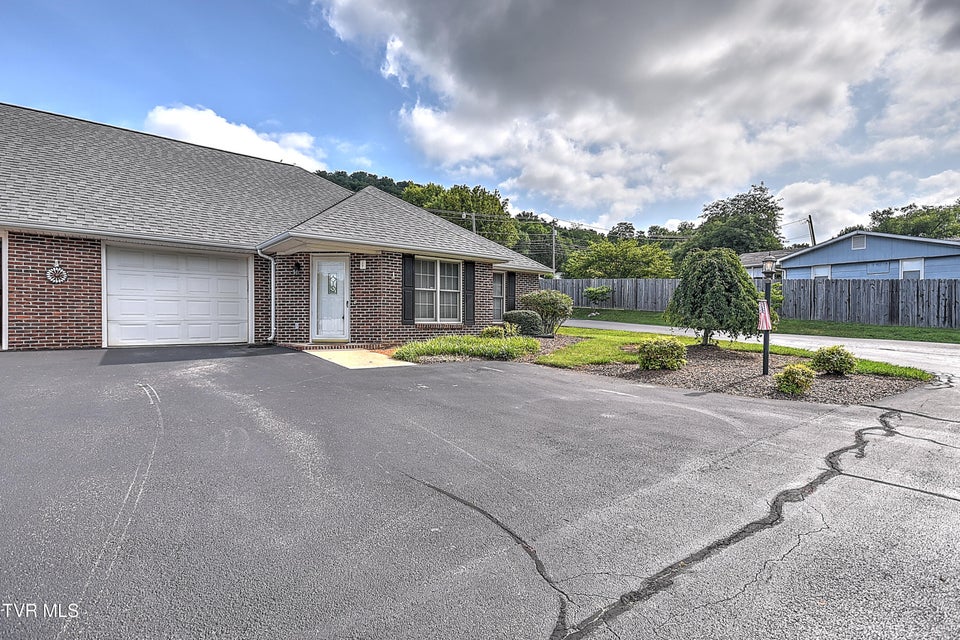Photo #36: 2425 Lakeview Drive