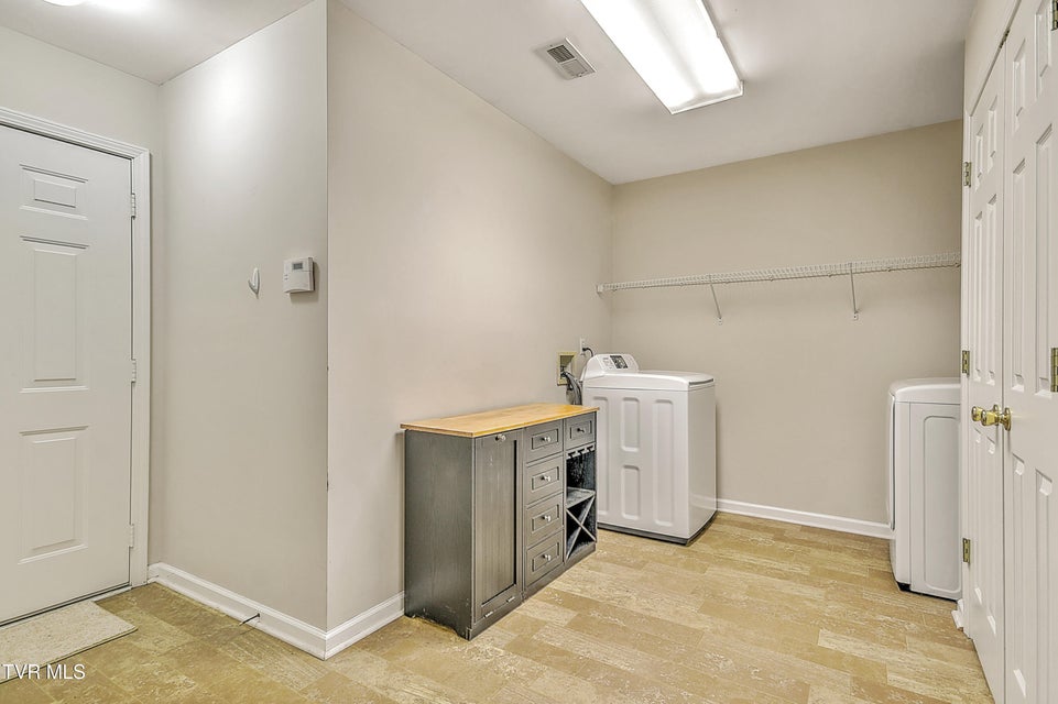 Photo #27: 2425 Lakeview Drive