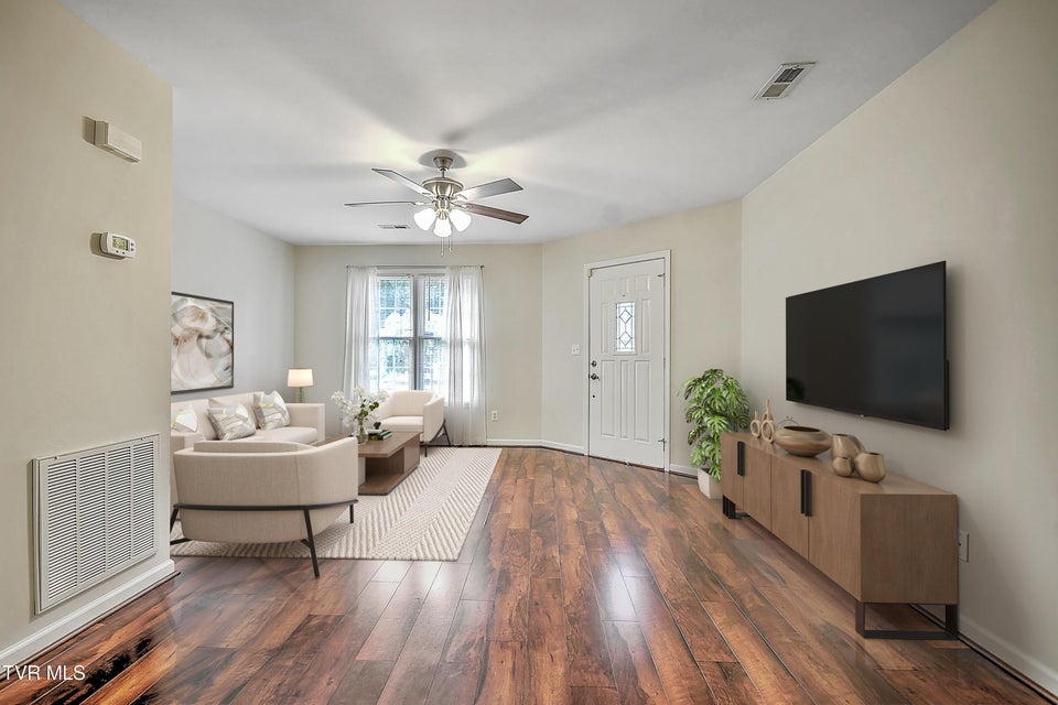 Photo #2: 2425 Lakeview Drive