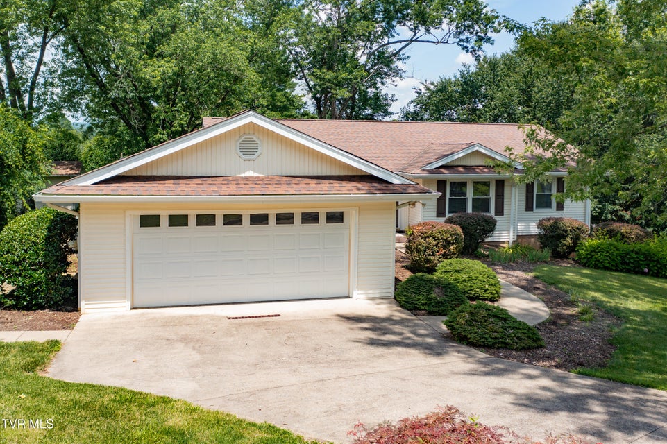 Photo #6: 270 Overlake Drive
