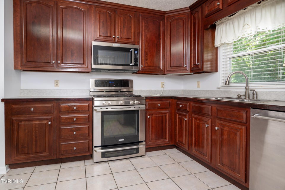 Photo #14: 270 Overlake Drive