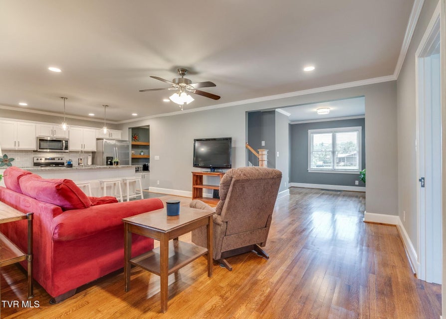 Photo #5: 4223 Ivanhoe Street