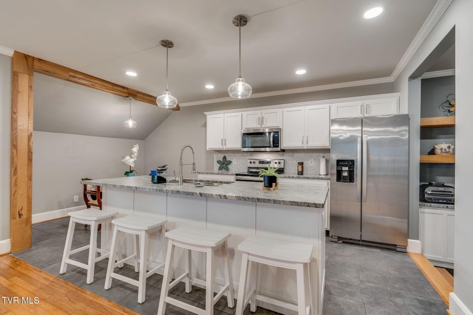 Photo #6: 4223 Ivanhoe Street
