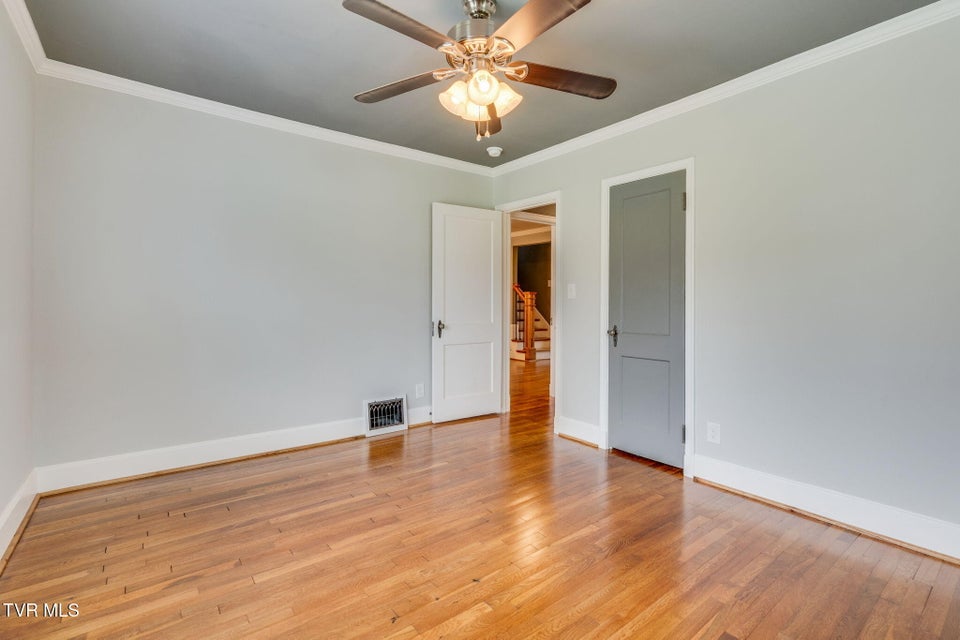 Photo #23: 4223 Ivanhoe Street