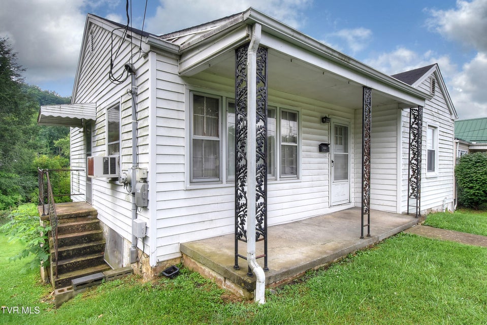 Photo #5: 2322 Anderson Street