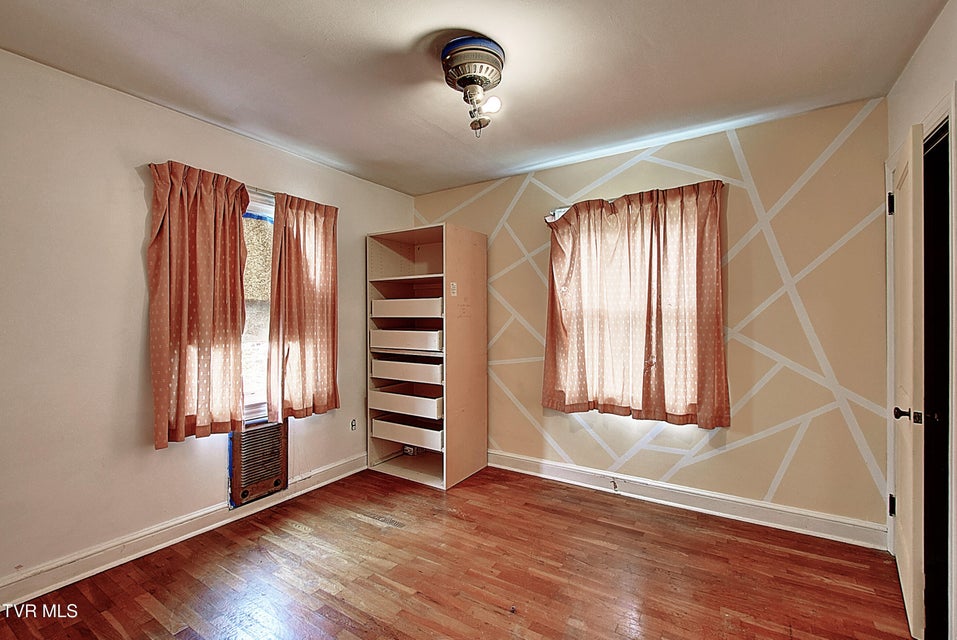 Photo #13: 2322 Anderson Street