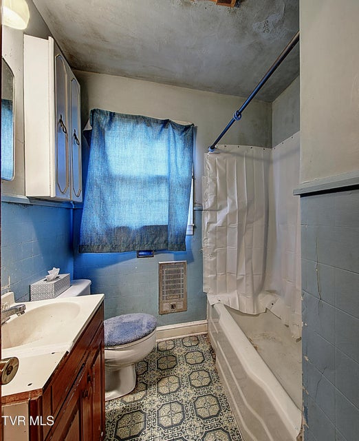 Photo #17: 2322 Anderson Street