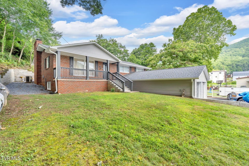 Photo #3: 164 Greenwood Drive