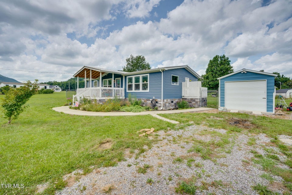 Photo #4: 715 Dunham Road