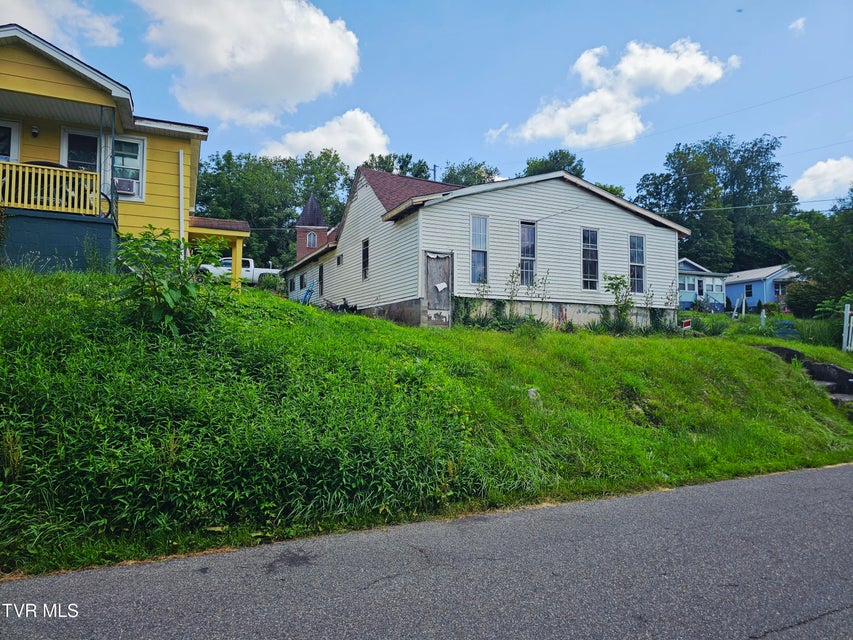 Photo #3: 509 Norfolk Avenue