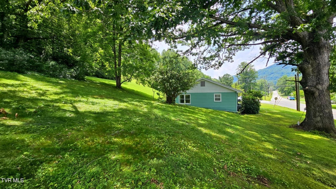 Photo #6: 1322 1st Avenue