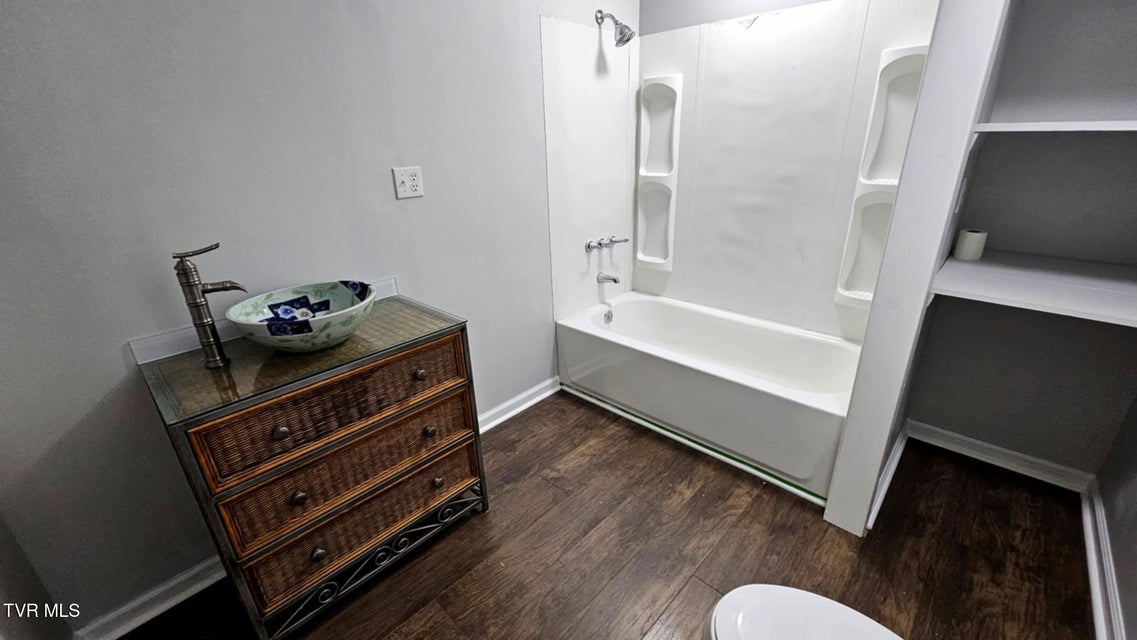 Photo #25: 1322 1st Avenue