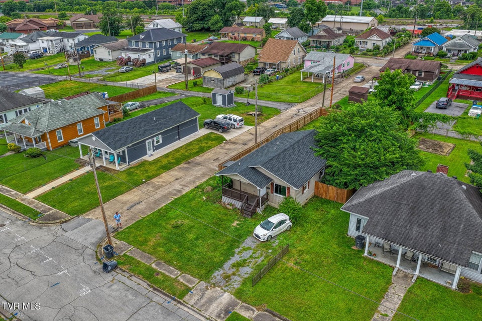 Photo #11: 954 Maple Street