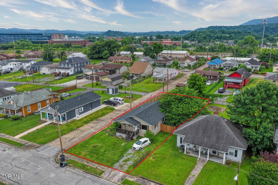 Photo #12: 954 Maple Street