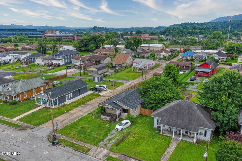 Photo #13: 954 Maple Street