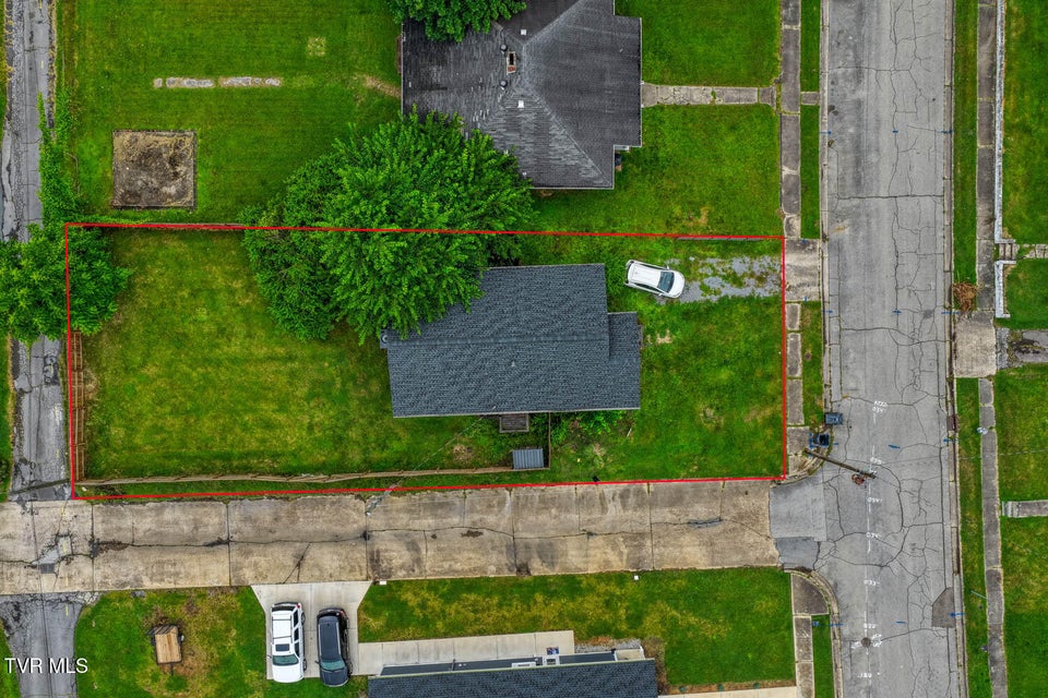 Photo #14: 954 Maple Street