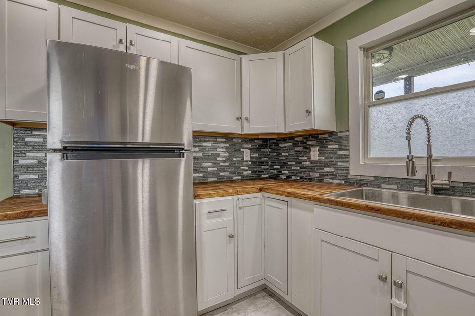 Photo #21: 954 Maple Street