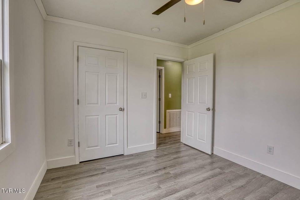 Photo #30: 954 Maple Street