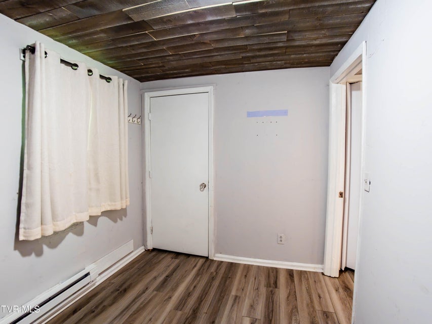 Photo #31: 719 Maple Street
