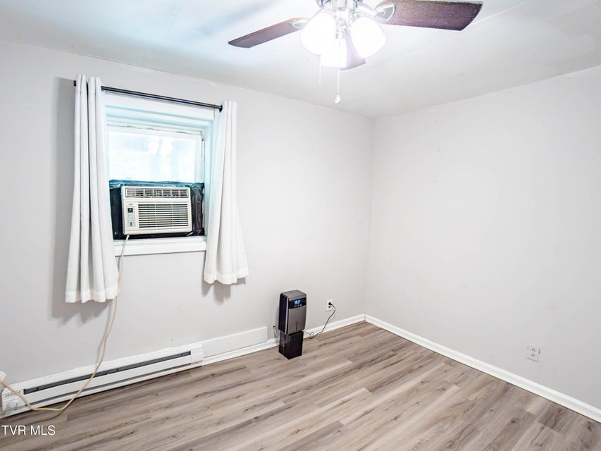 Photo #32: 719 Maple Street