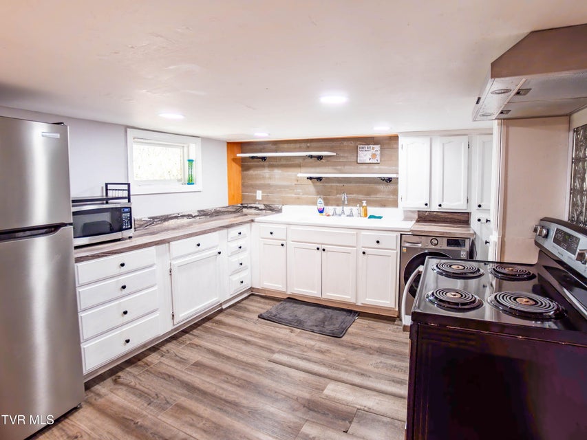 Photo #21: 719 Maple Street