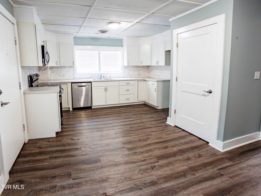 Photo #7: 719 Maple Street