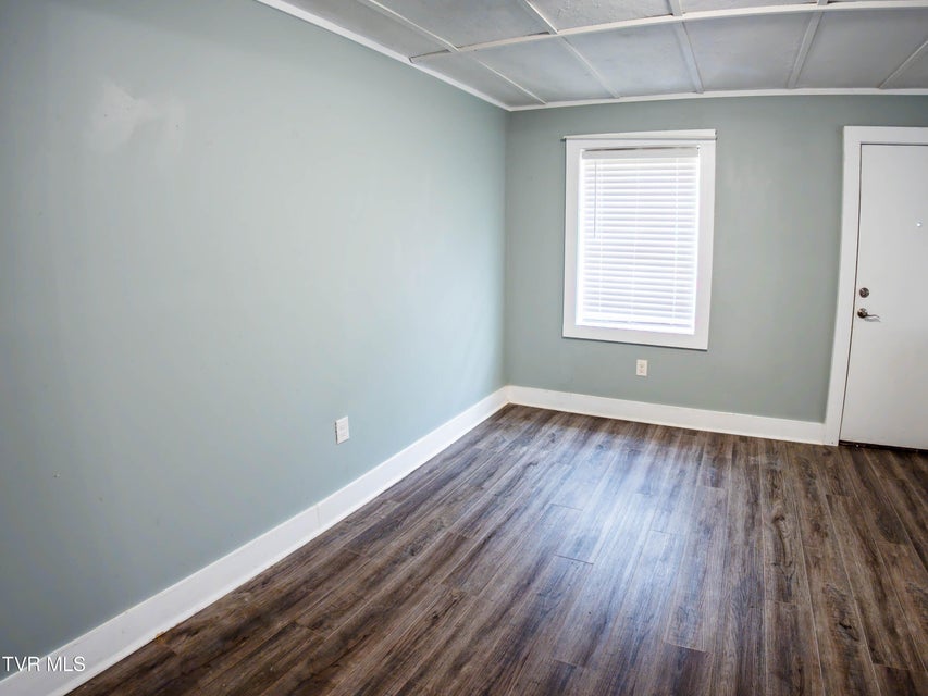 Photo #6: 719 Maple Street