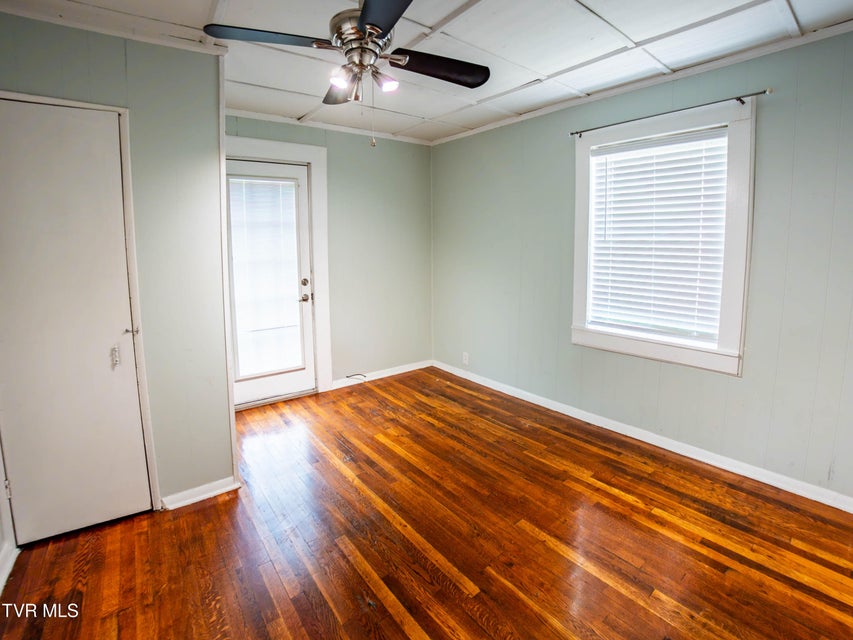 Photo #15: 719 Maple Street