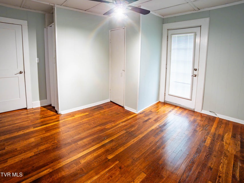 Photo #16: 719 Maple Street