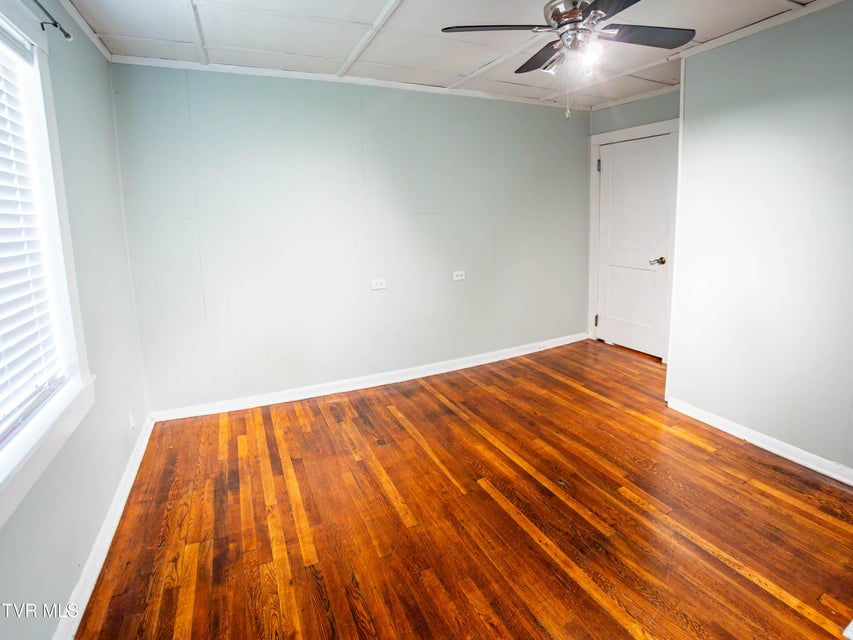 Photo #14: 719 Maple Street