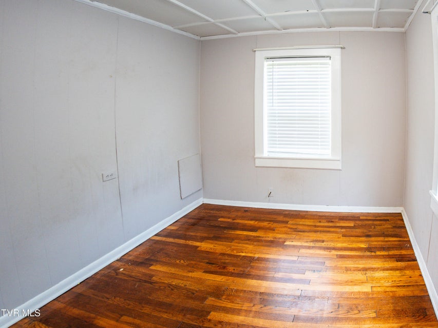 Photo #11: 719 Maple Street