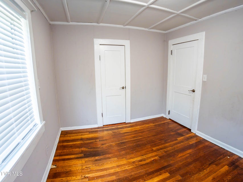 Photo #12: 719 Maple Street