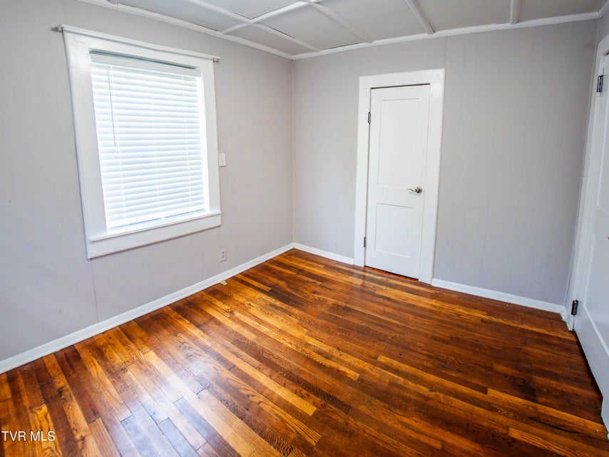 Photo #13: 719 Maple Street