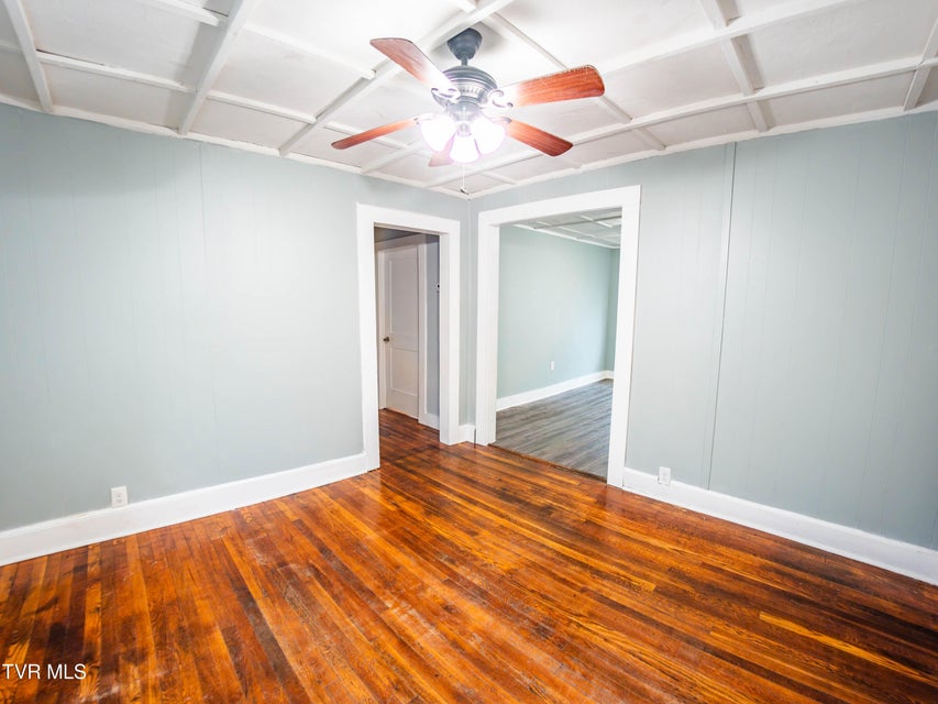 Photo #4: 719 Maple Street