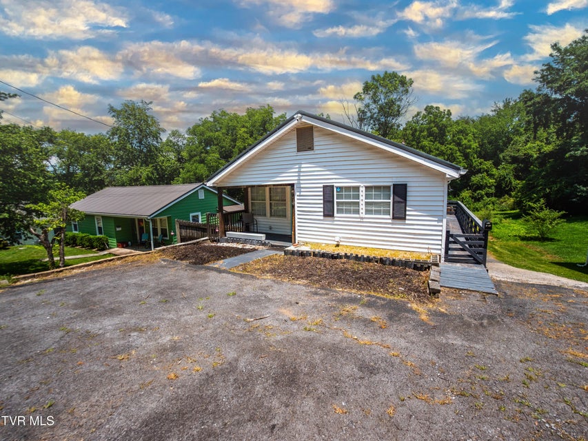 Photo #40: 719 Maple Street