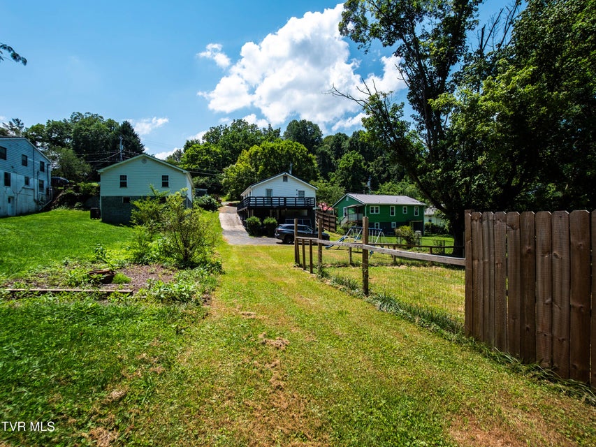Photo #39: 719 Maple Street