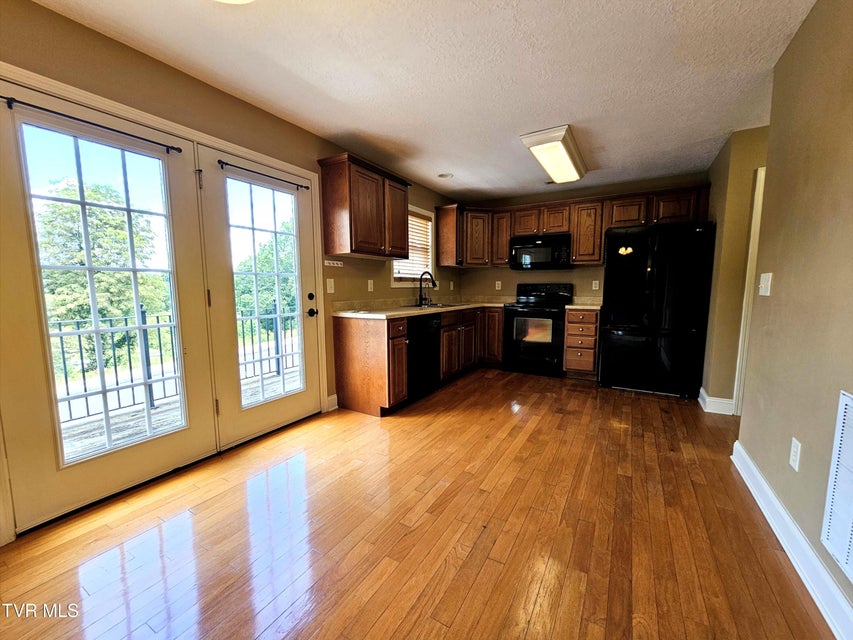 Photo #5: 536 Grays Pointe Court