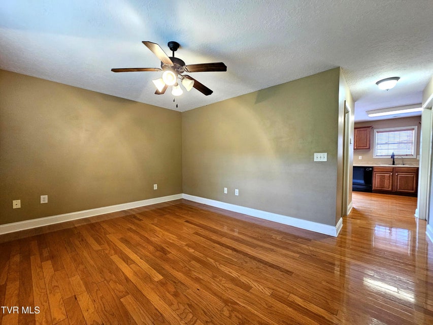 Photo #3: 536 Grays Pointe Court