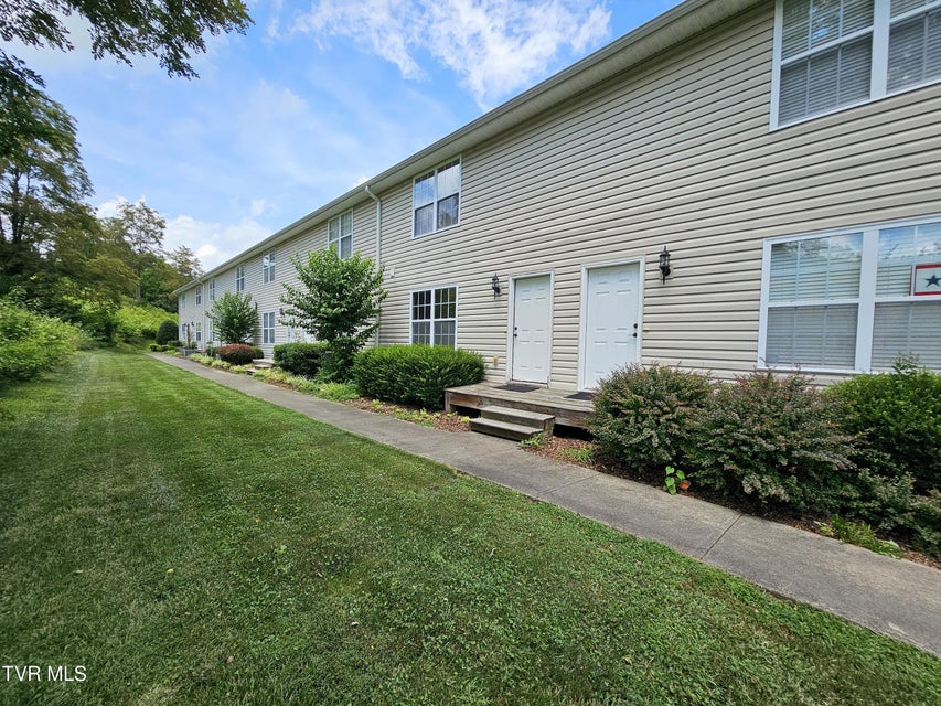 Photo #18: 536 Grays Pointe Court