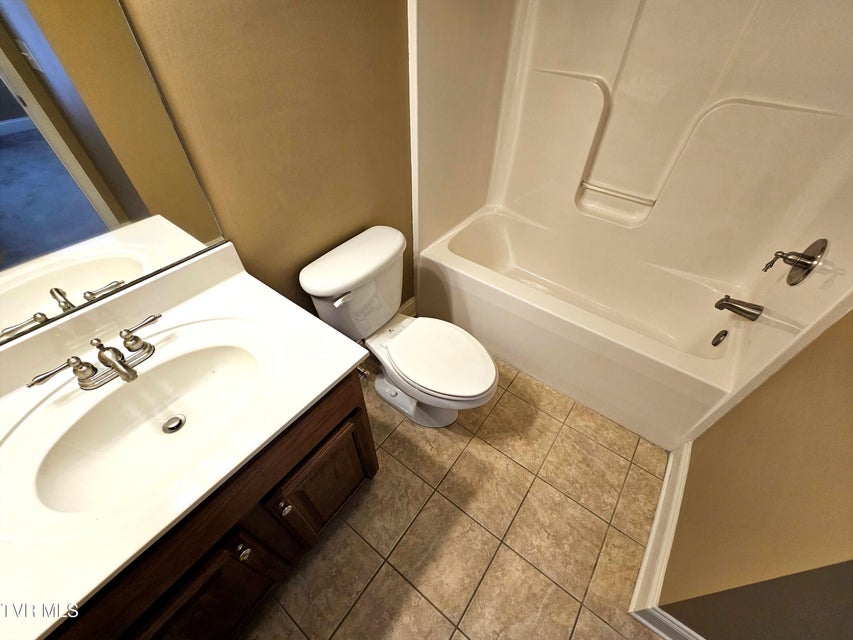 Photo #15: 536 Grays Pointe Court