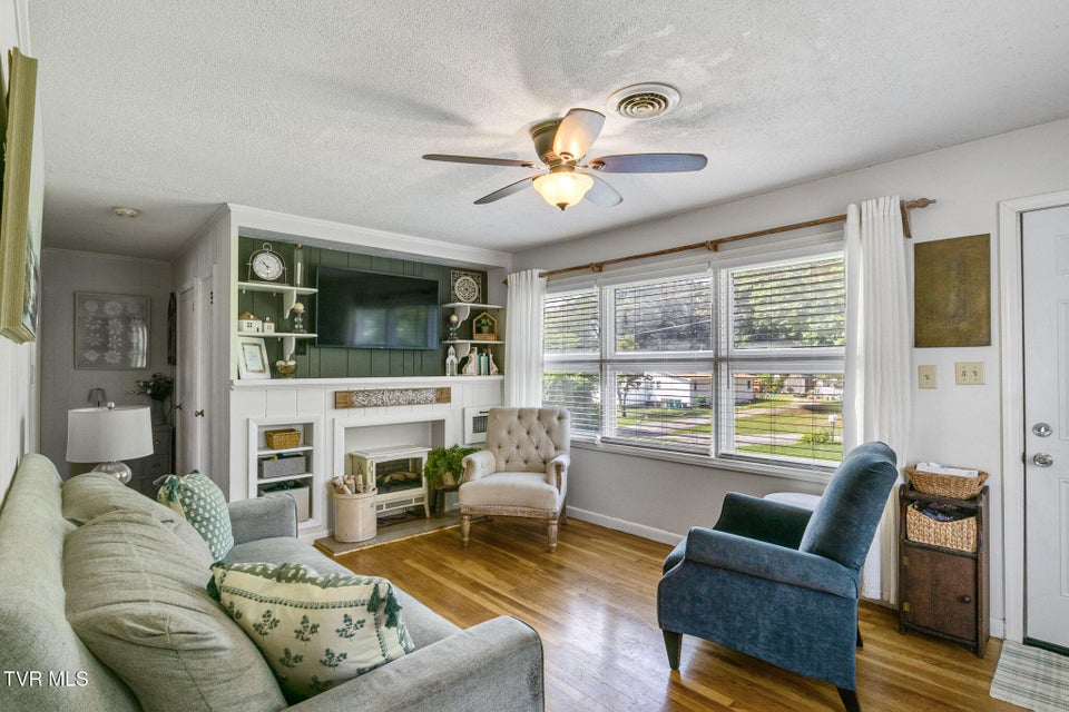 Photo #7: 20301 Wood Howell Road