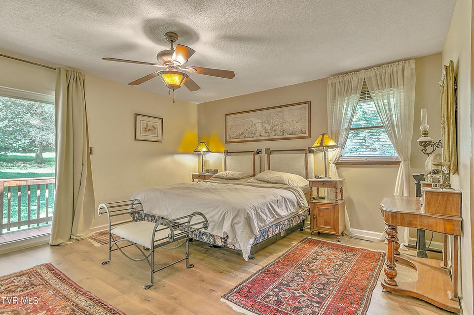 Photo #32: 4700 Weaver Pike