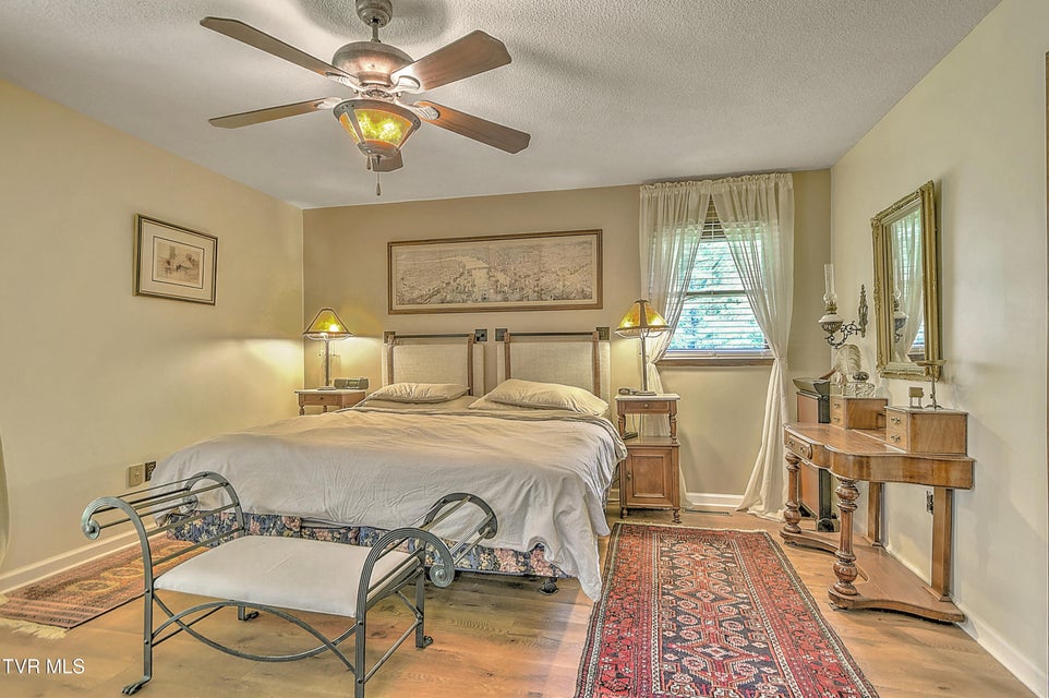 Photo #33: 4700 Weaver Pike