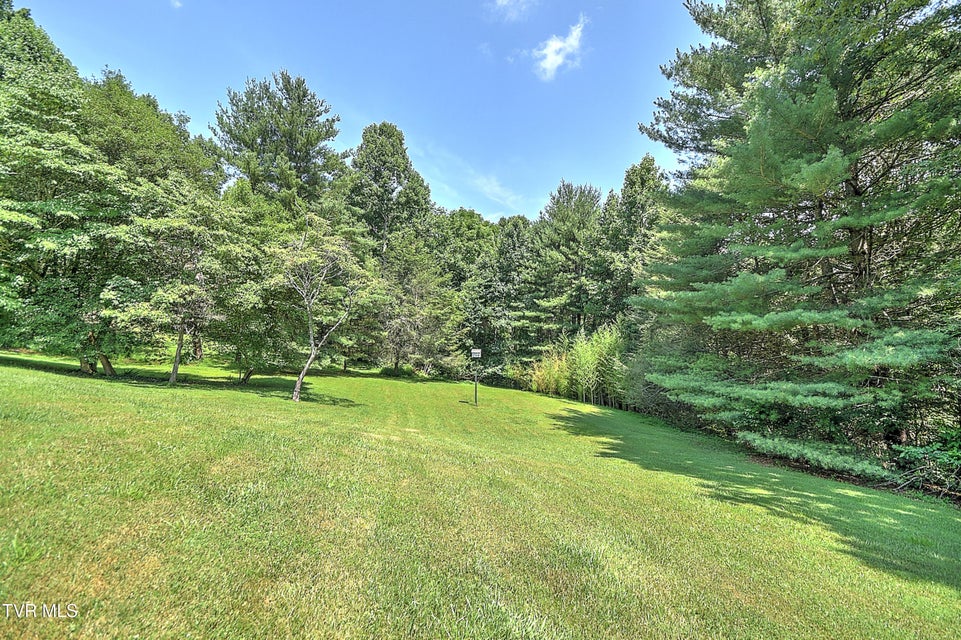 Photo #38: 4700 Weaver Pike
